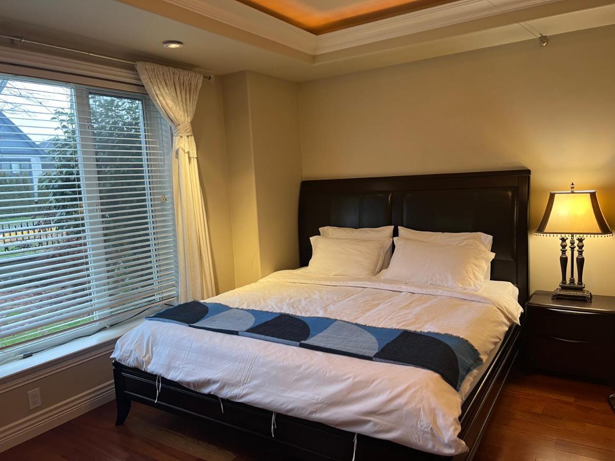 Lucky Suite, Two-Bedroom Suite With Independent Entrance In Richmond Close To Yvr Exteriér fotografie