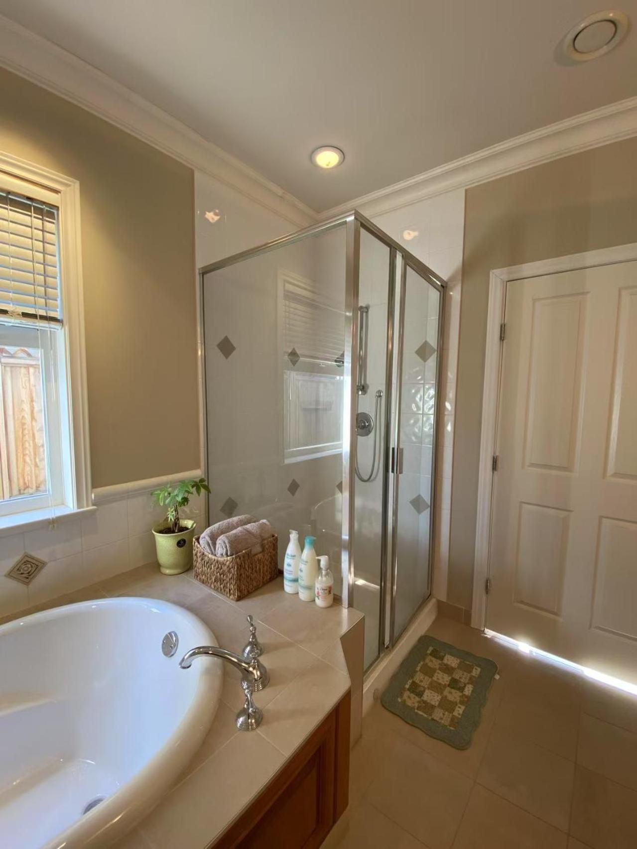 Lucky Suite, Two-Bedroom Suite With Independent Entrance In Richmond Close To Yvr Exteriér fotografie